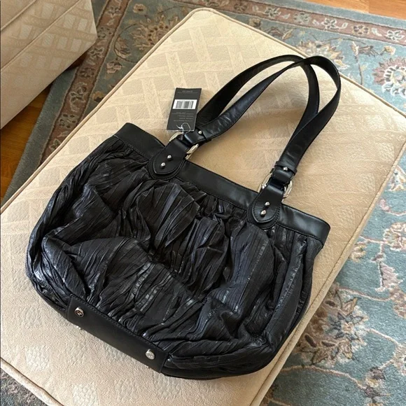 NWT Donald J Pliner handbag, black pleated leather. Black. Retail price : $395 - Picture 14 of 14